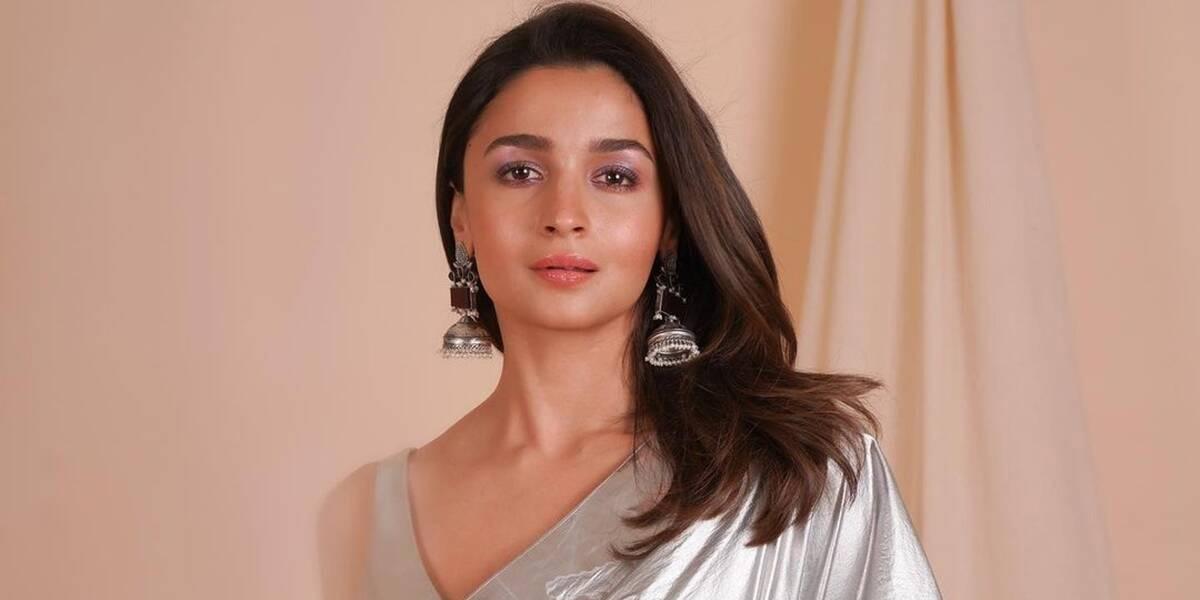 ‘কান’-এ অভিষেকের অপেক্ষায় আলিয়া